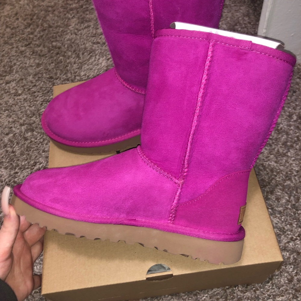 Women’s uggs brand new